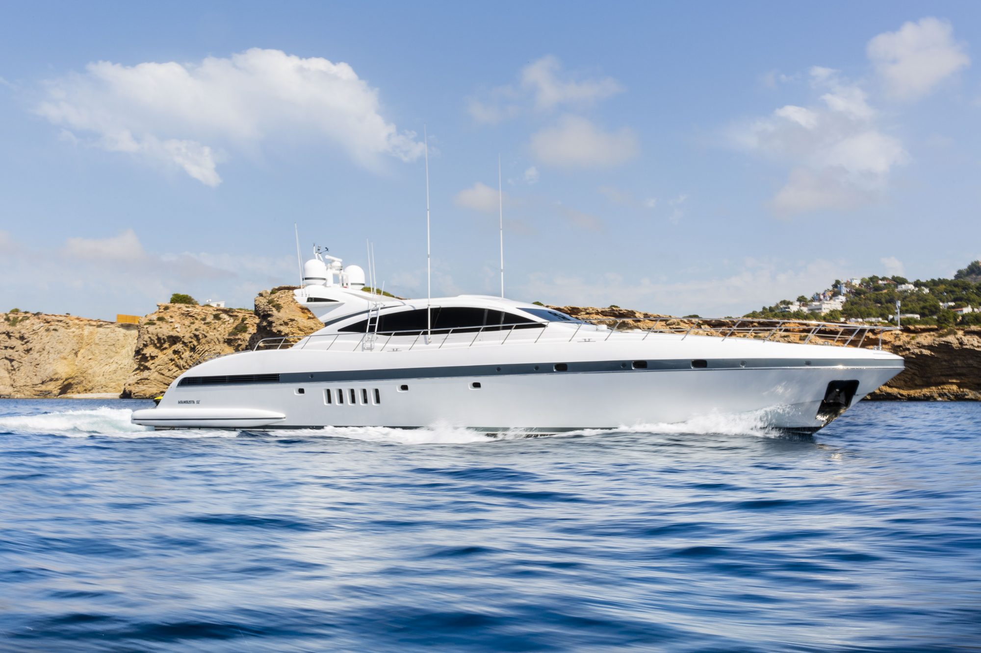 mangusta yachts for sale