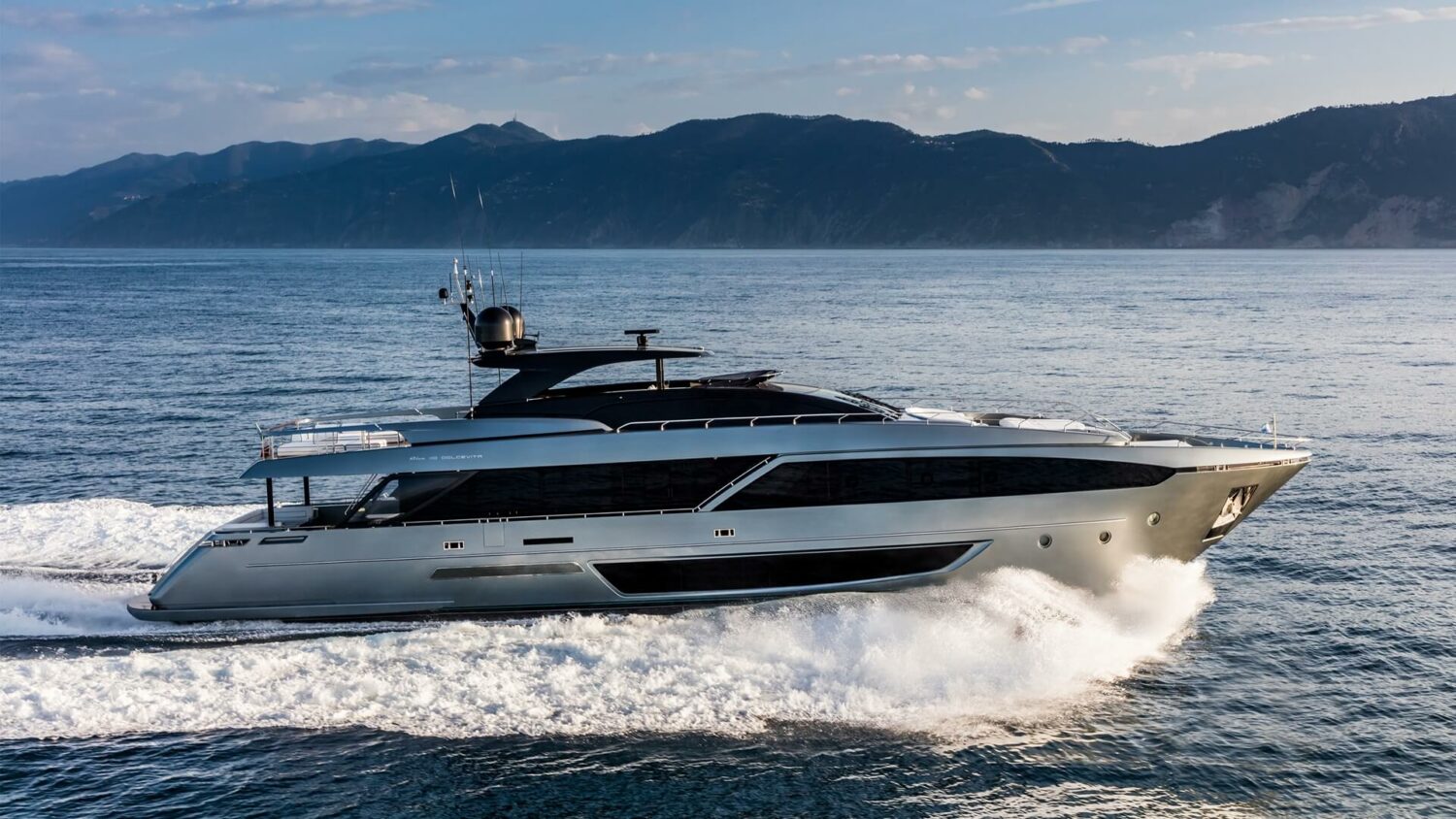 M/Y RIVA 110' DOLCEVITA