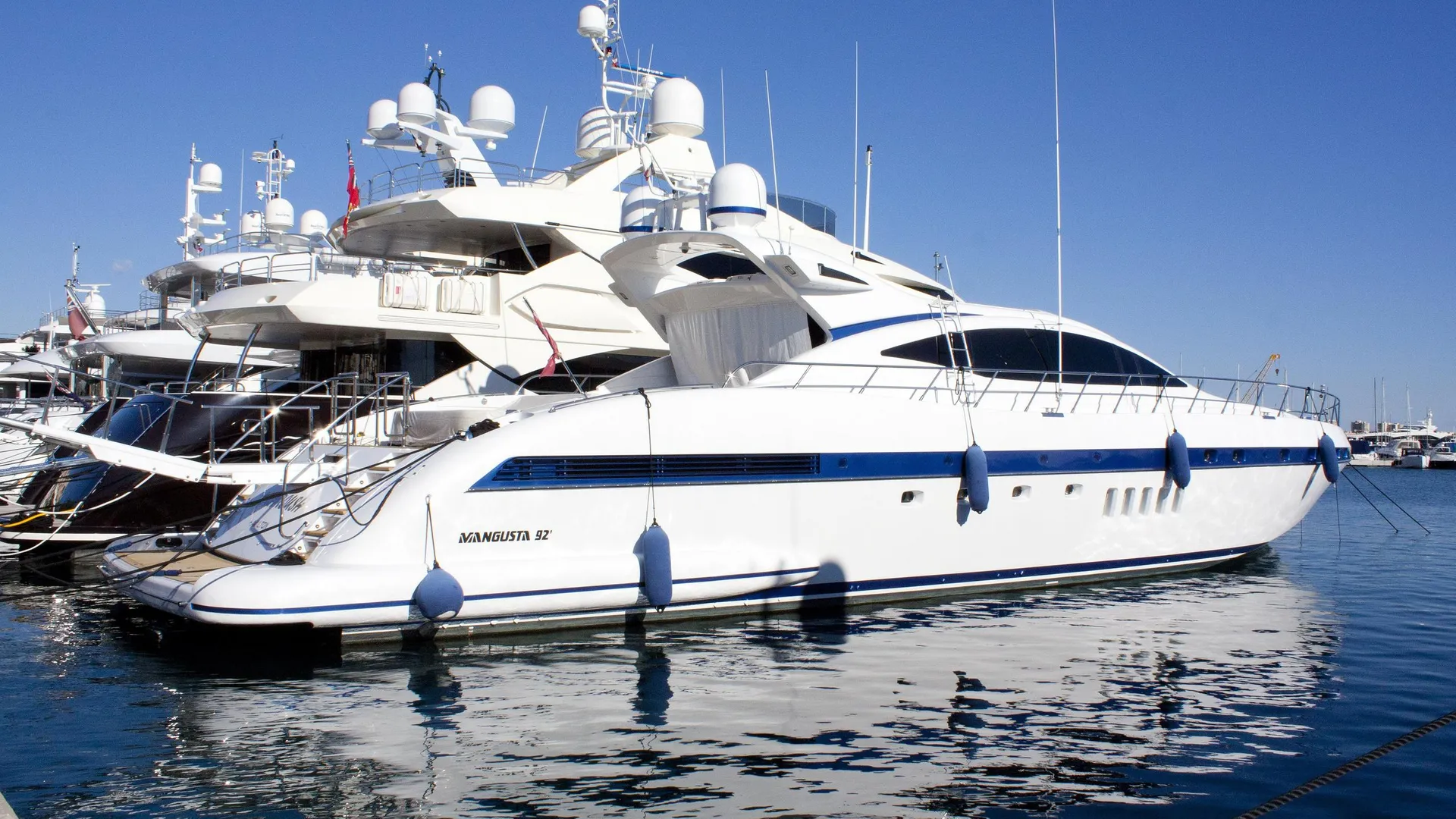 mangusta yachts for sale