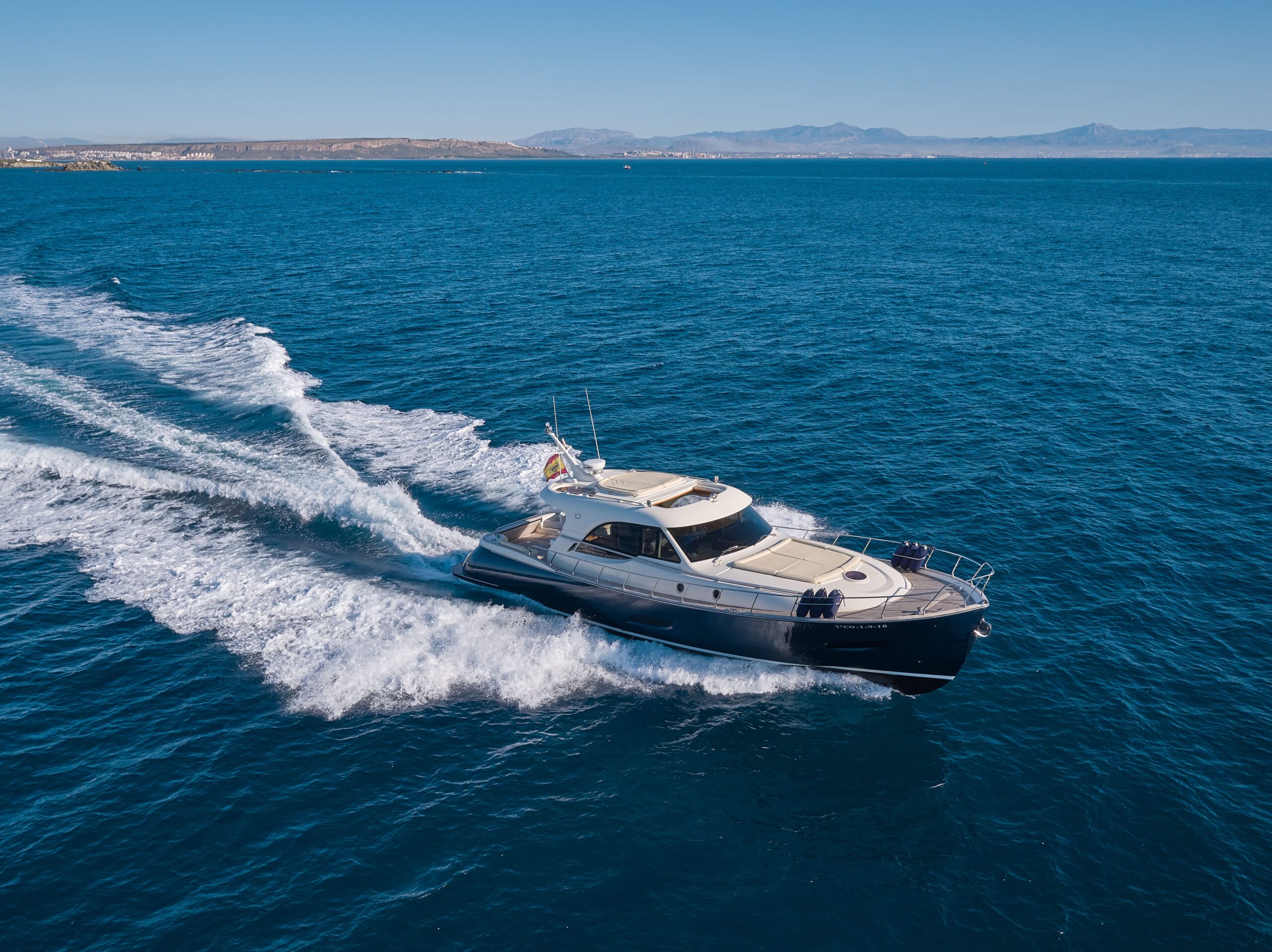 MOCHI CRAFT DOLPHIN 54 for Sale Via SuperYachtsMonaco