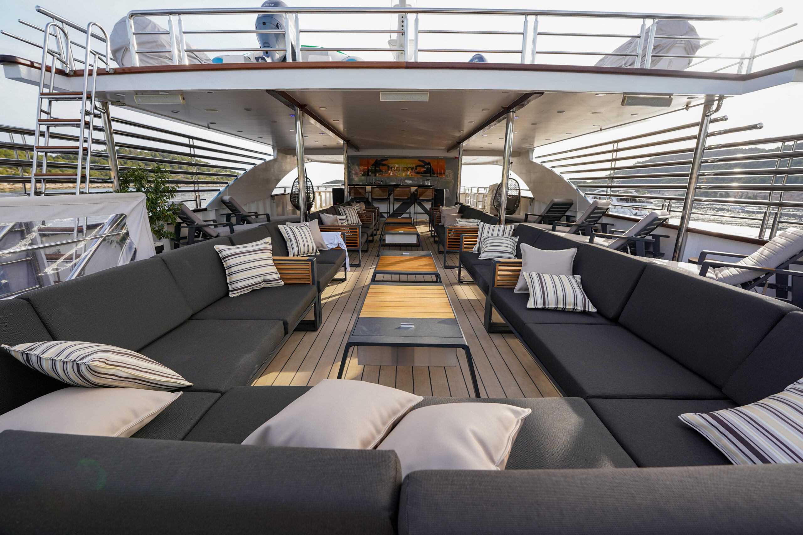 M/Y FREEDOM for charter with SuperYachtsMonaco