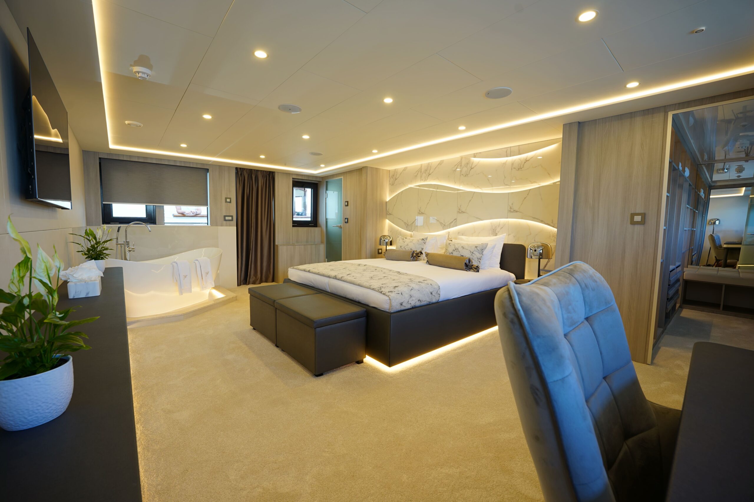 M/Y FREEDOM for charter with SuperYachtsMonaco